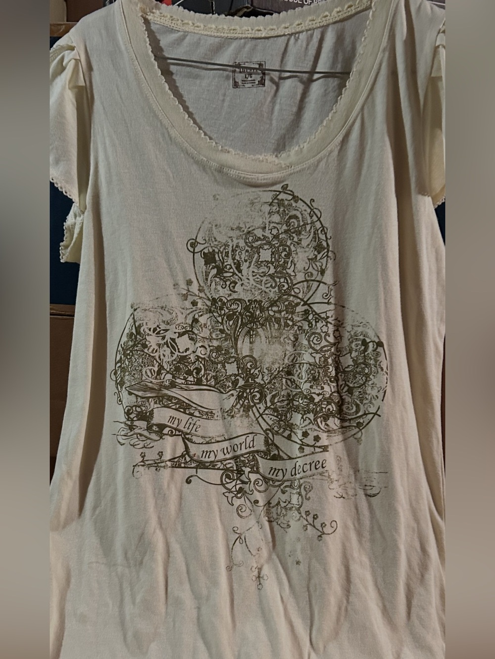 Women’s Cream Graphic Scoop Neck Top ruffled short sleeve